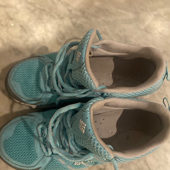 Columbia Sneakers- Woman’s size 9-9.5 - Picture 3 of 3